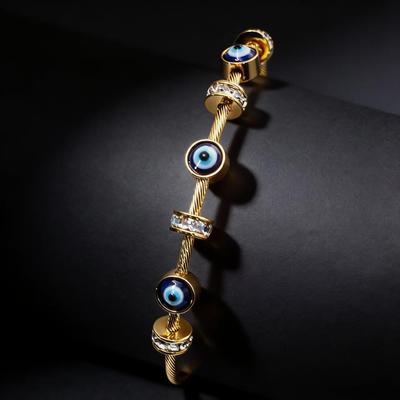 Bracciale da Donna Semplice alla Moda in Acciaio di Titanio con Numeri Romani, Intarsio di Diamanti, Chiusura a Doppio Strato e Design Resistente al Colore