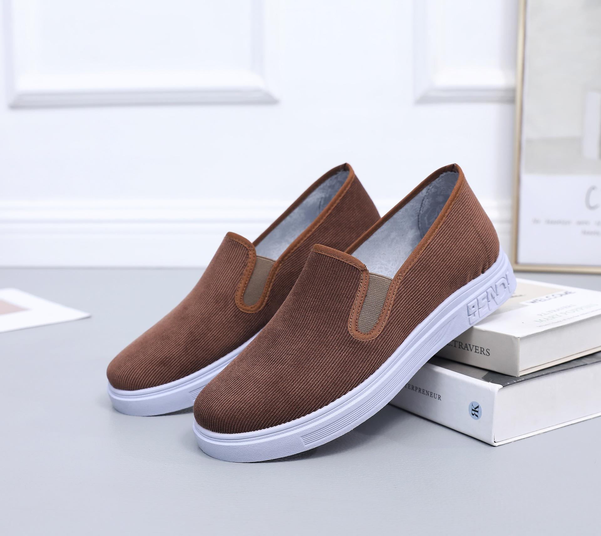 

****** and summer Chinese style casual old ******* cloth shoes men s one-pedal s**t-soled non-slip corduroy retro board shoes men s shoes 44 темно-коричневого кольору