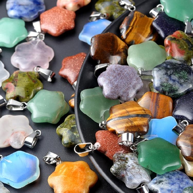 Artistic Crafted Flower Crystal Pendant Set Natural Stone Flower Pendant Charm For Handmade Jewelry And Necklace