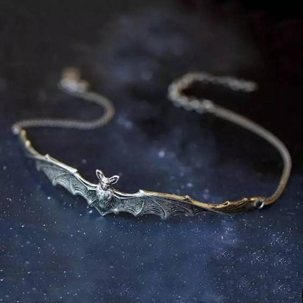 Fashion Goth Black Large Spread Wings Flying Vampire Bat Necklace for Women Halloween Party Collar Chain Jewelry Accessory Gifts