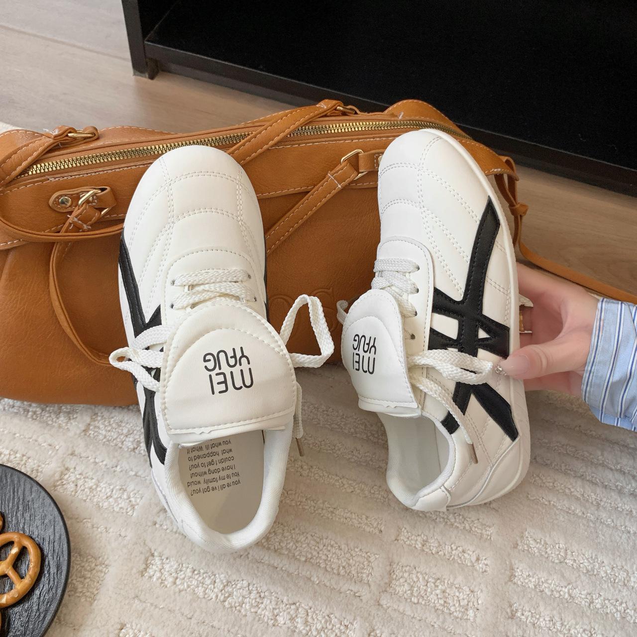 

Стильные контрастные цвета, круглый носок, откидная крышка, немецкие тренировочные туфли женские 2025 новинка, ретро, универсальные, удобные и легкие, повседневные туфли Форрест Гампа 35 бежевый