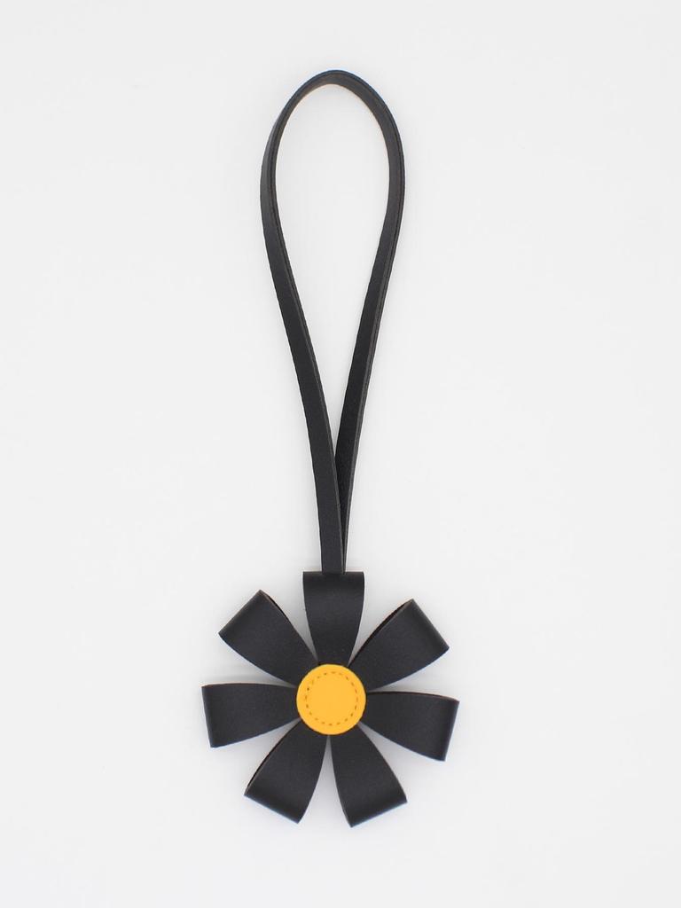 Charming 3D Multi-Petal Flower PU Leather Keychain Ornament