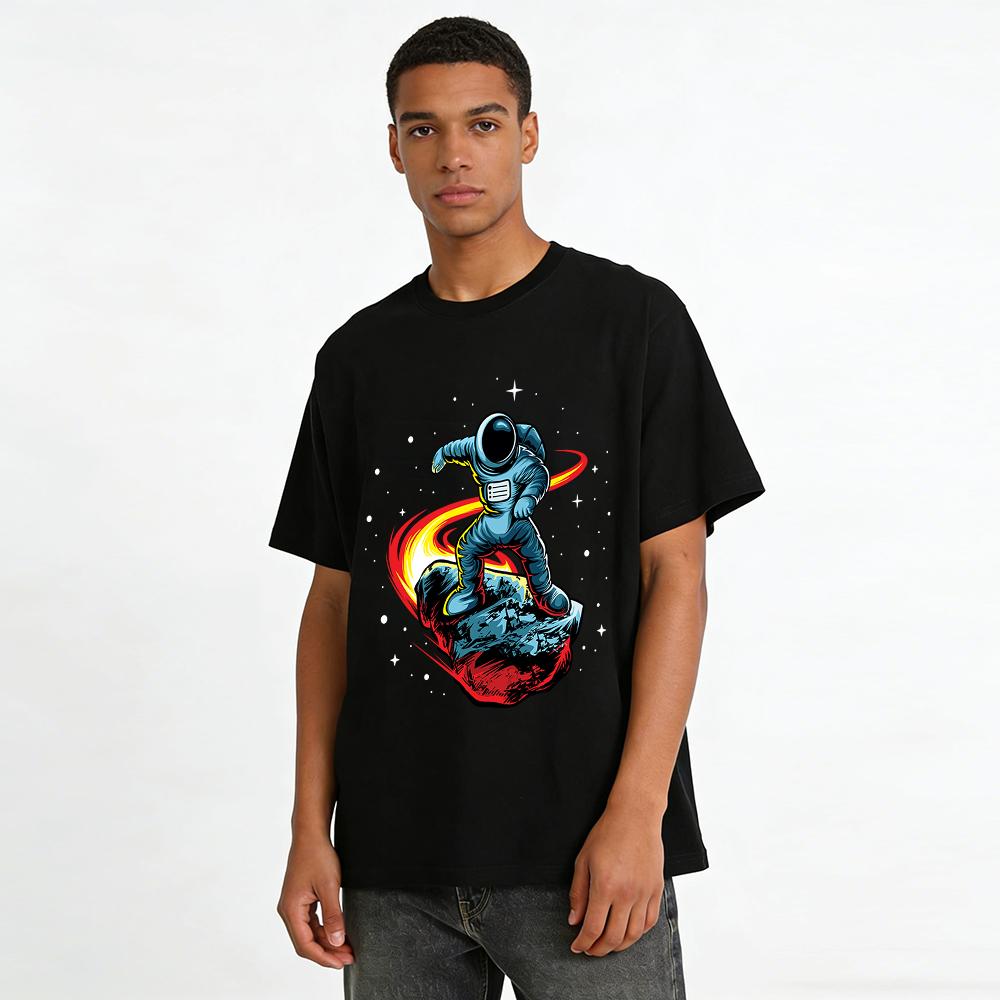 Astronaut On Meteorite Trendy Print Casual Unisex T-Shirt Pure Cotton T-shirt