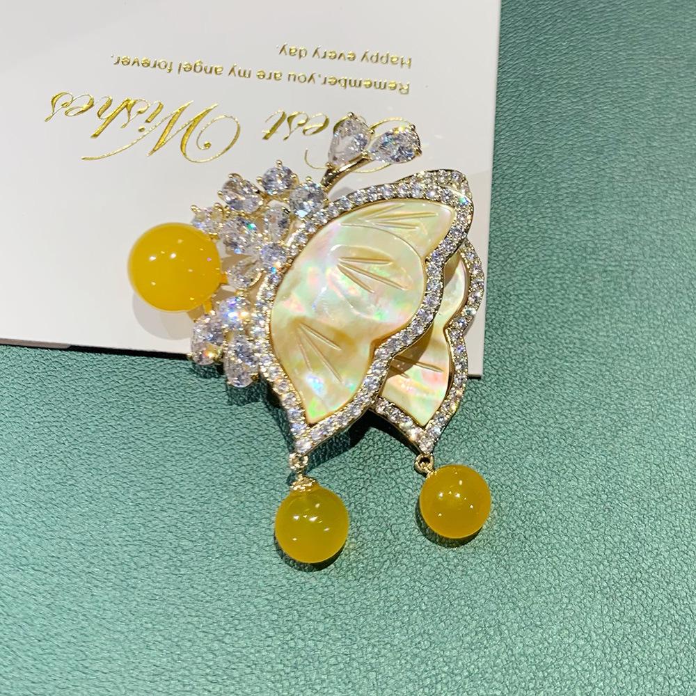 Bo Xin Yun High-End Yellow Agate Butterfly Brooch - Elegant Shell Corsage for Mother s Day Gifts