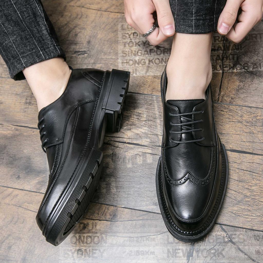 Black Men's Small Leather Shoes British Pointed Head Carved Men's Shoes Lace-up Dress Business Casual Shoes