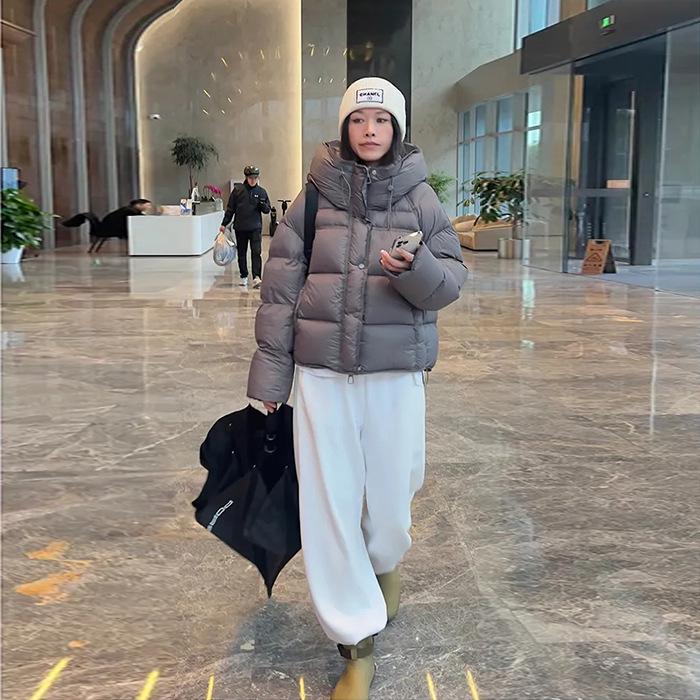 Women's 2025 New Style Short Winter Cotton-Padded Jacket: Stylish, Thickened, Petite Down Coat.