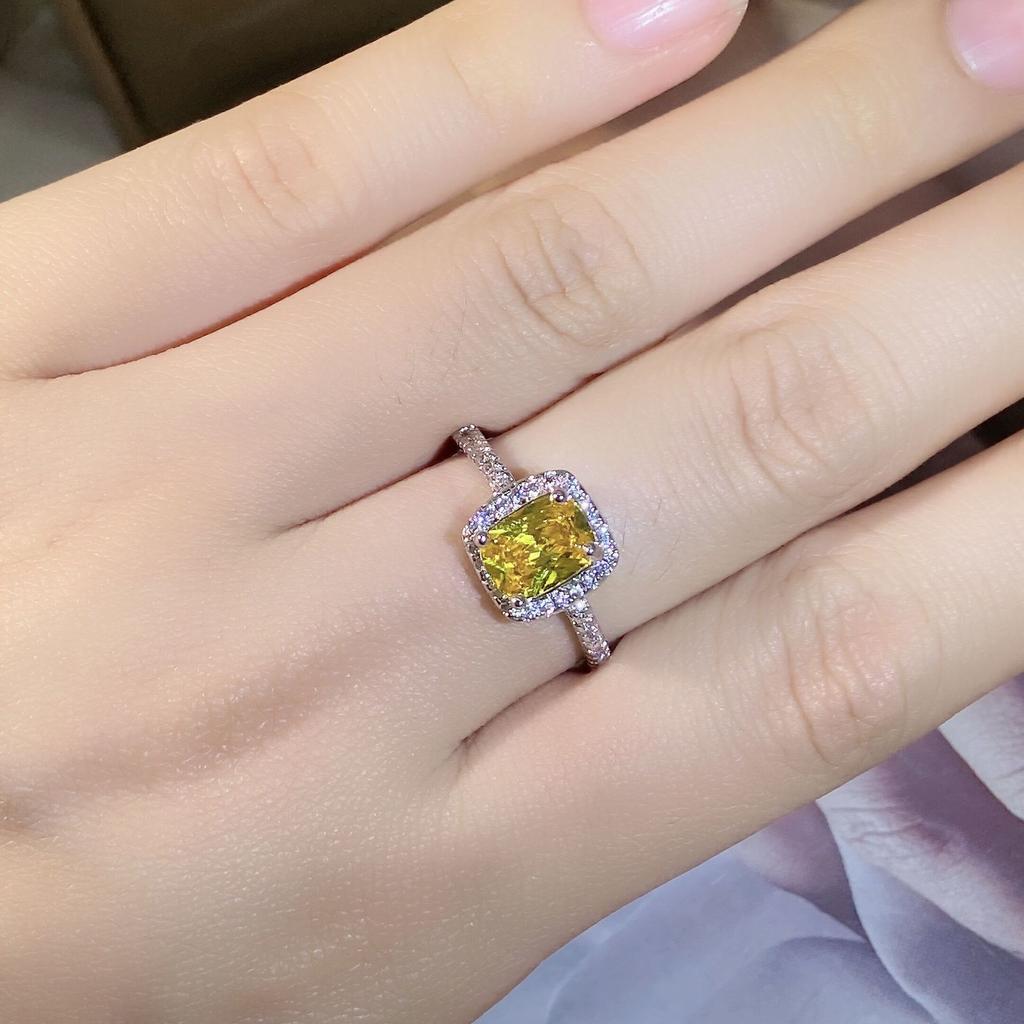 Classic Simulation Zircon Gold Plated Ring Women Fashion Fancy Yellow Cushion Square Diamond Wedding Ring Proposal Ring