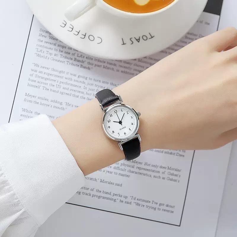 Women'S Small, Exquisite And Simple Watch Style