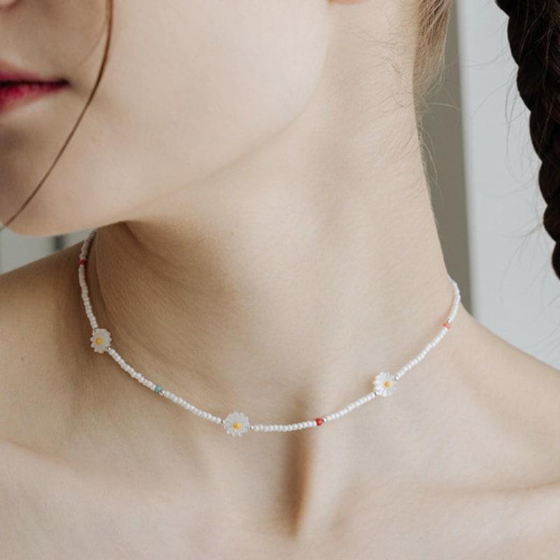 SCALETTO WIL206 Daisy White Beads Necklace