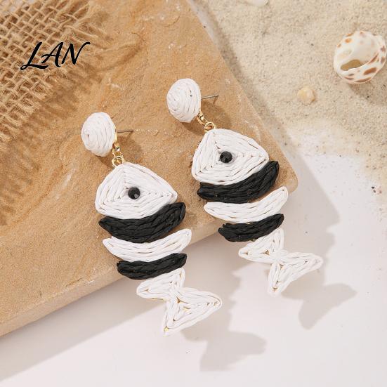 Raffia Earrings 1 Pair Boho for Women, Handmade Rattan Fish Shape Summer Vacation Jewelry Earrings, Bohemian Straw Drop Dangle Tropical Beach