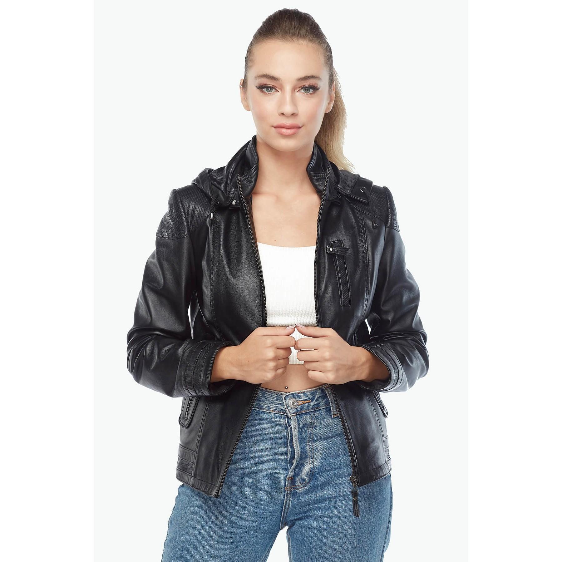 

Черная женская кожаная куртка с капюшоном