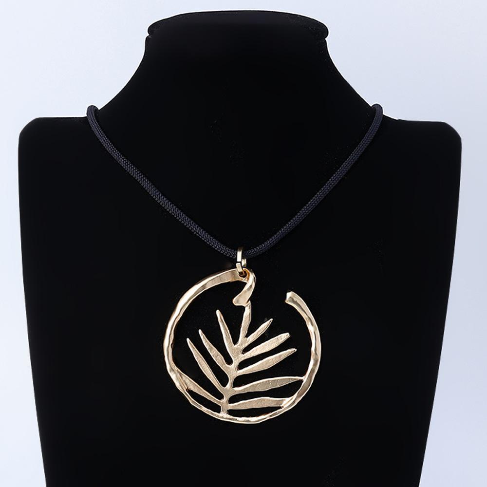 Metal Necklace Women'S Fashion Sweater Chain Long Leaf Personalized Long High-End Necklace