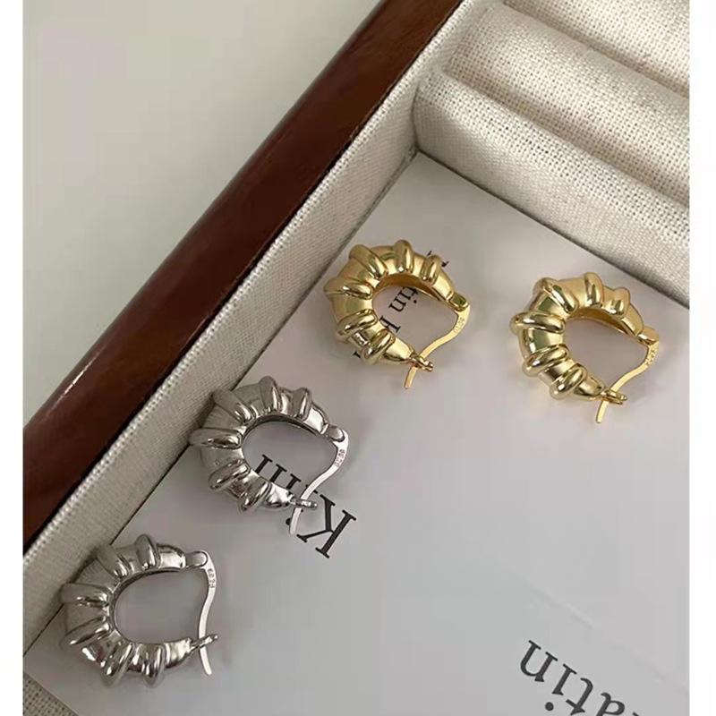 

Trendy Women s Horn Earrings, Ear Buckles, Earrings, Cold Wind, Niche Design Jewelry
