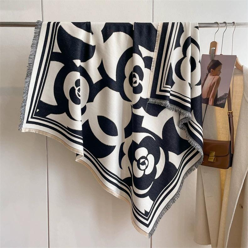 122*128cm Oversized  Imitation Cashmere Wrap with Tassels, Floral Travel Blanket Cape Pashmina Shawl for Women, Versatile scarf