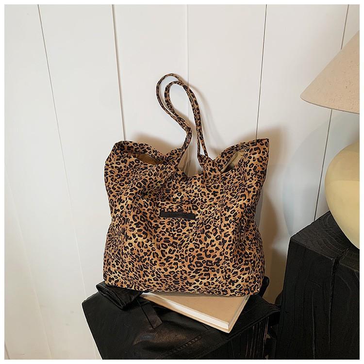 Canvas Bag Women's Large Capacity 2025 New Summer Leisure Leopard Print Shoulder Shopping Bag Class Commuter Tote Bag