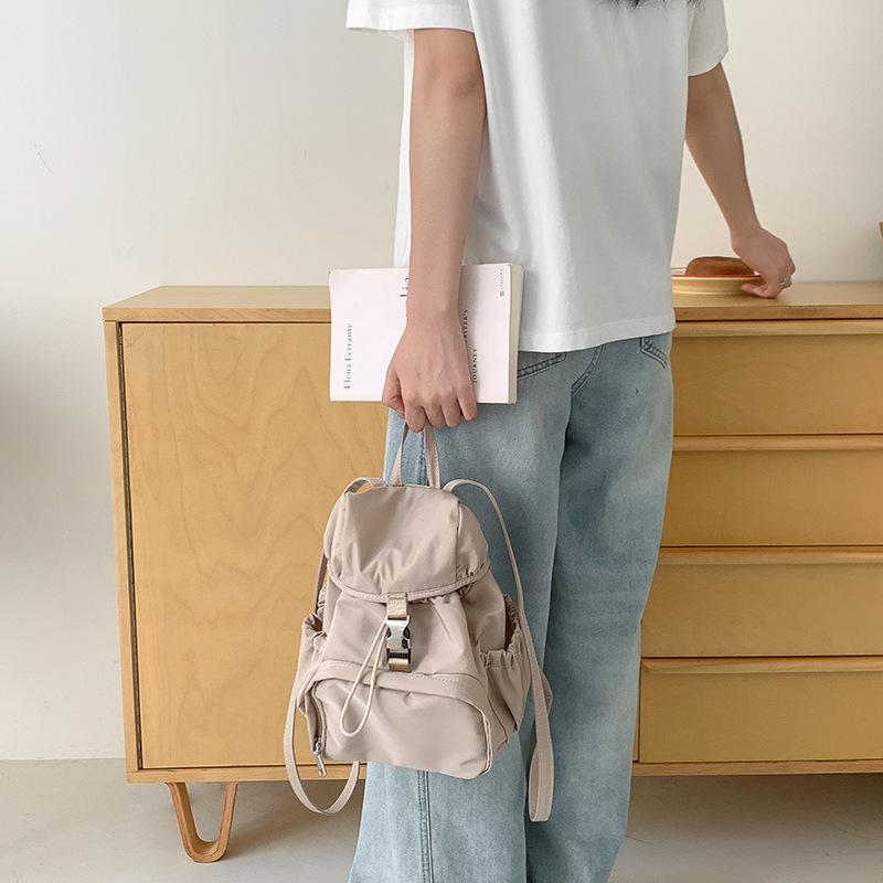 Koreanischer täglicher Nylon-Rucksack für Pendlerinnen, klein für Reisen und Freizeit, einfacher und wasserdichter Rucksack