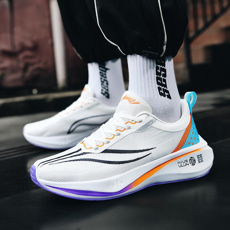 2025 new spring breathable fly-woven couple sneakers men's and women's ultra-light shock-absorbing popcorn soft-soled running shoes