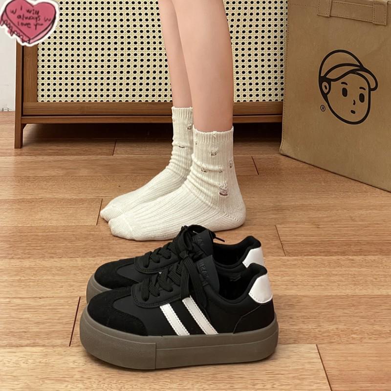 Versatile 2025 Women's Thick-Soled White Retro Skate Shoes for Spring & Autumn