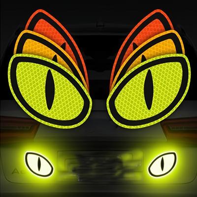 Verbessern Sie die Sichtbarkeit und Sicherheit Ihres Fahrzeugs mit 2 reflektierenden Autoaufklebern im Set!