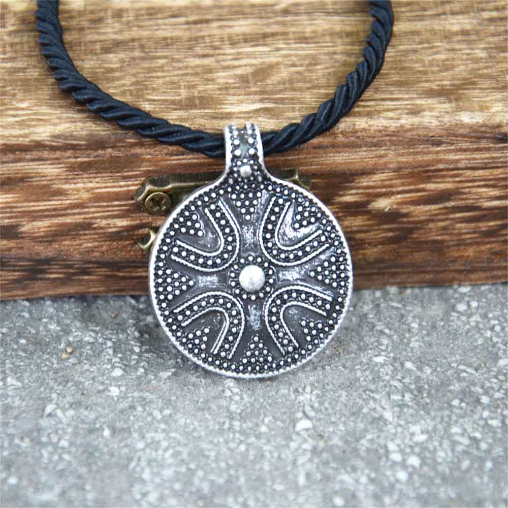 Retro Slavic Lunula Moon Pendant Lunitsa Viking Necklace Women Vintage Jewelry Moravia Style