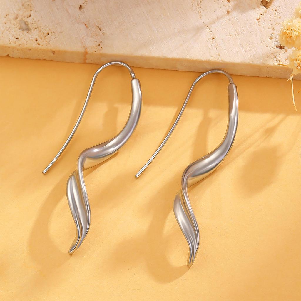 Versatile Temperament Entangled Lines Twisted Leaf Personality Earrings For Women
