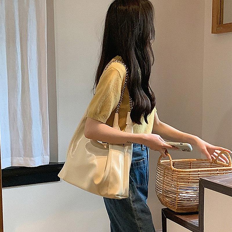 Chain Tote Bag Crossbody Bag Stylish Commuter Women's Bag Soft Leather Shoulder Bag