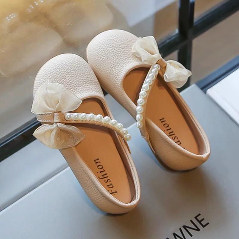 Girls White Loafer Shoes Soft Sole Princess Style Kids Flat With Pearl Decor US 5 грязно-белый