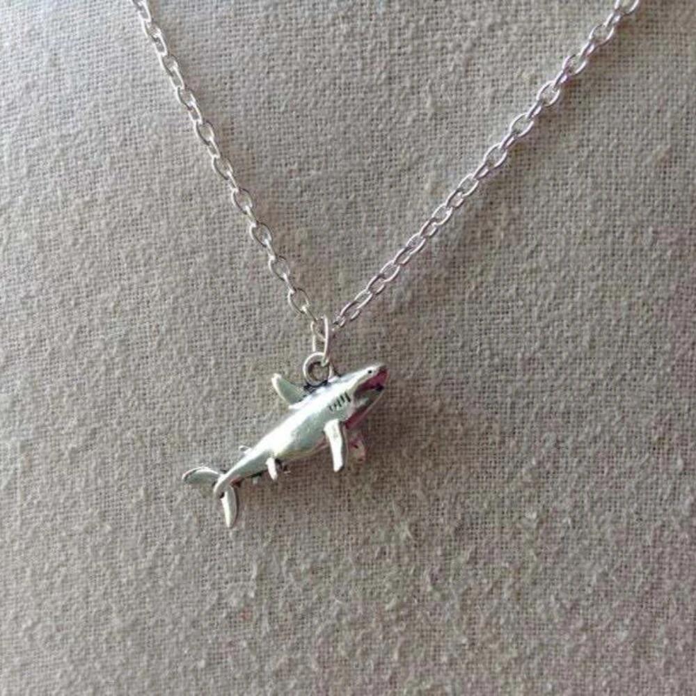 Hip Hop Fashion Sliver Color Stereo Animal Shark Pendant Necklace for Women Men Simple Punk Collar Chain Jewelry Accessory Gifts