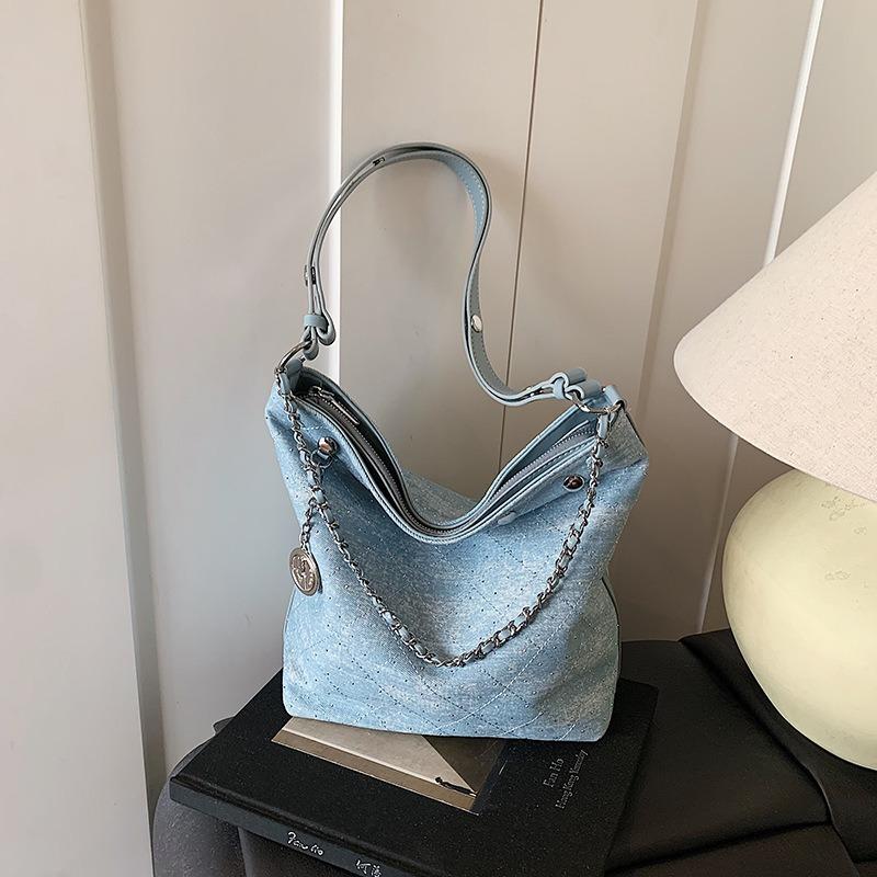 

Джинсовая сумка большой вместимости Новая женская сумка-ведро Сумка через плечо для поездок на работу Модная сумка с цепочкой синий