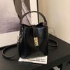 Fashion bucket bag women's autumn and winter new versatile shoulder underarm bag tote bag messenger bag commuter