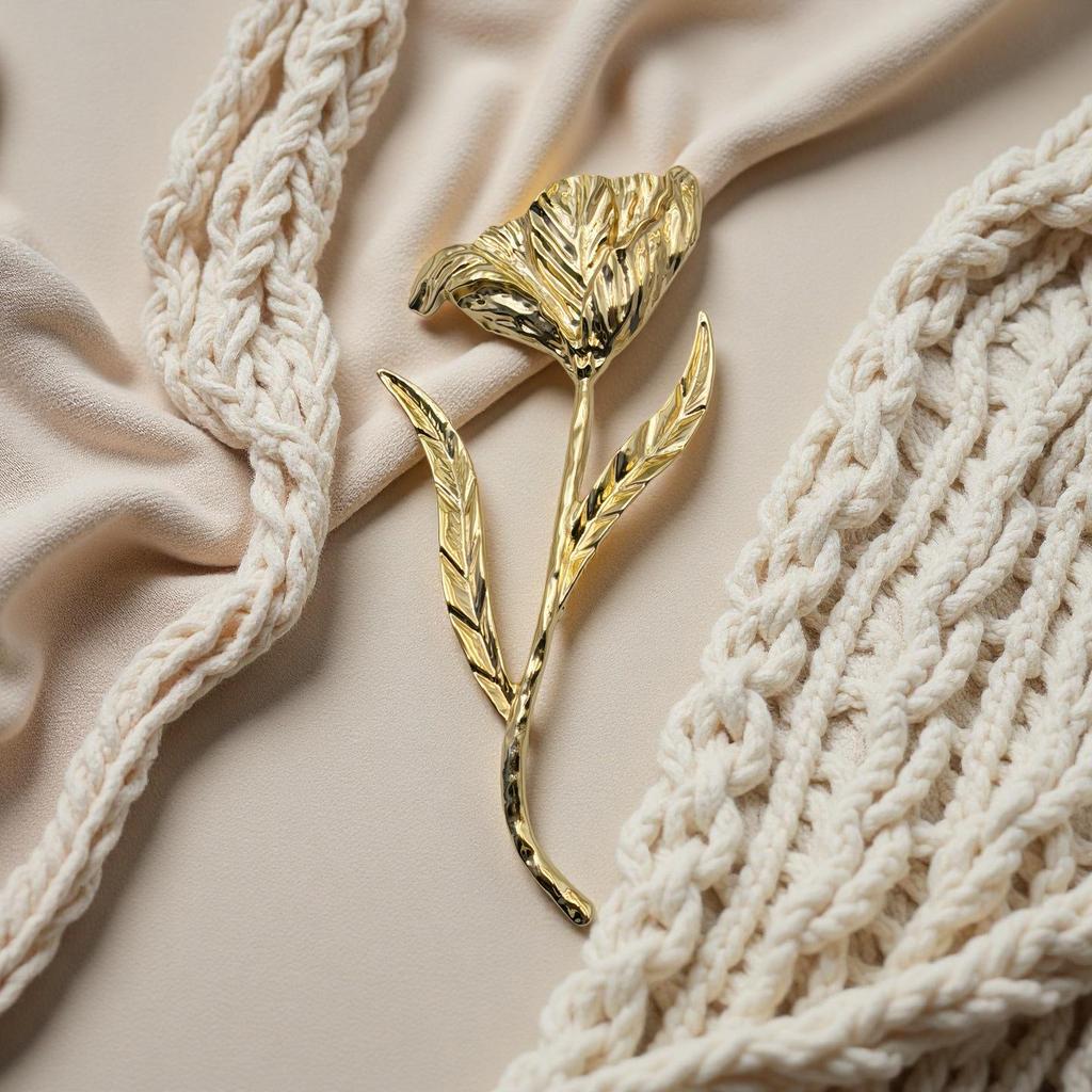 Glossy Metal Rose Brooch: European/American Autumn-Winter Style, Light Luxury Fashion Pin for Women