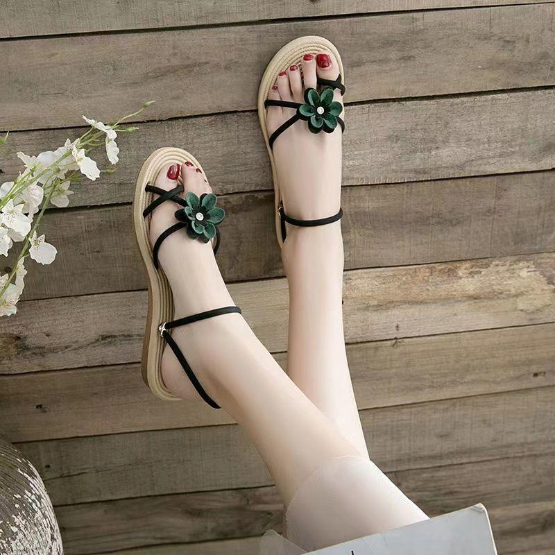 Beach Outdoor Flat Rubber Round Toe Tip Flowers Women's Sandals Chic and Elegant Summer 2025 Offers Luxury Korea Ladies Shoes