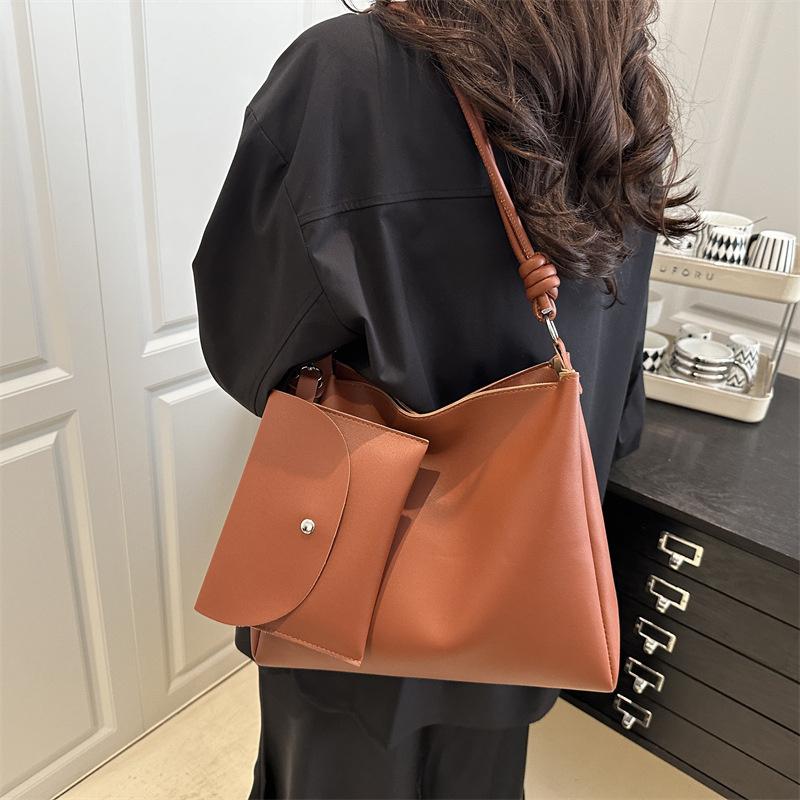 Large Capacity Shoulder Bags for Women Winter Designer Trend Bucket Composite Bag PU Leather Female Commute Handbags CLE
