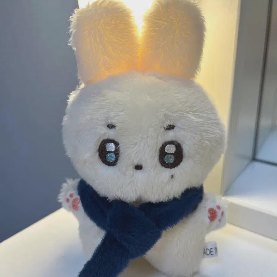 

Seventeen Продает куклу Dk Acorn.