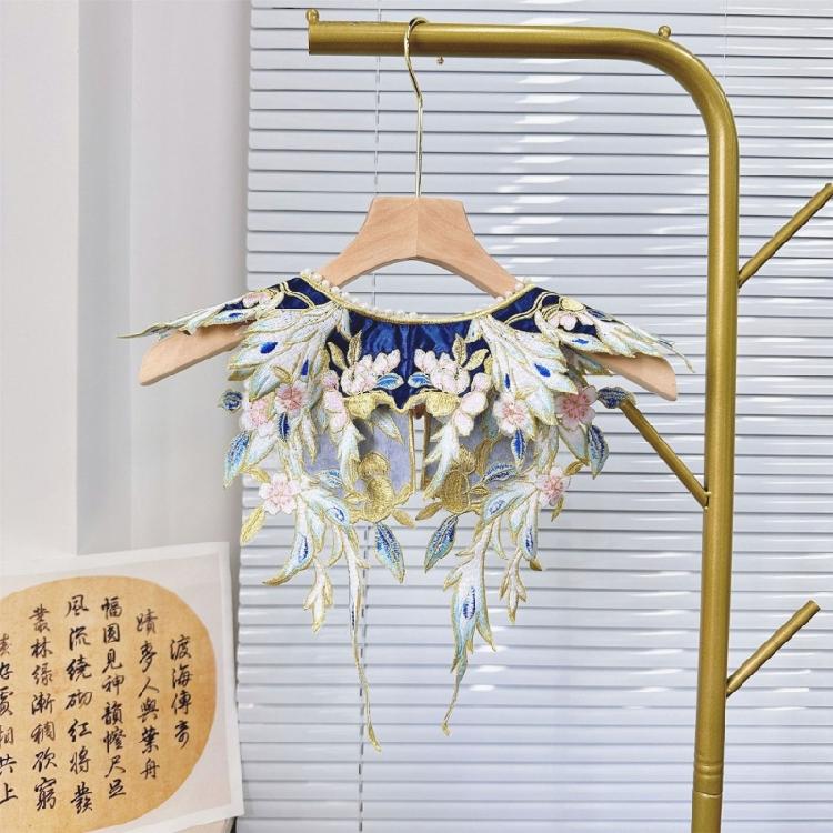 Embroidery Floral Neckline Buckle Front Ancient Hanfu Costume Fake Collar Shawl