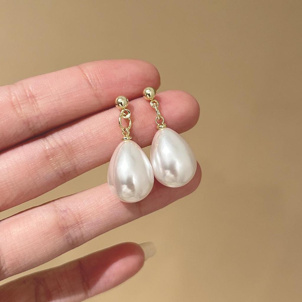 Elegant Geometric Pearl Earrings - European Design with a Chic Metal Style