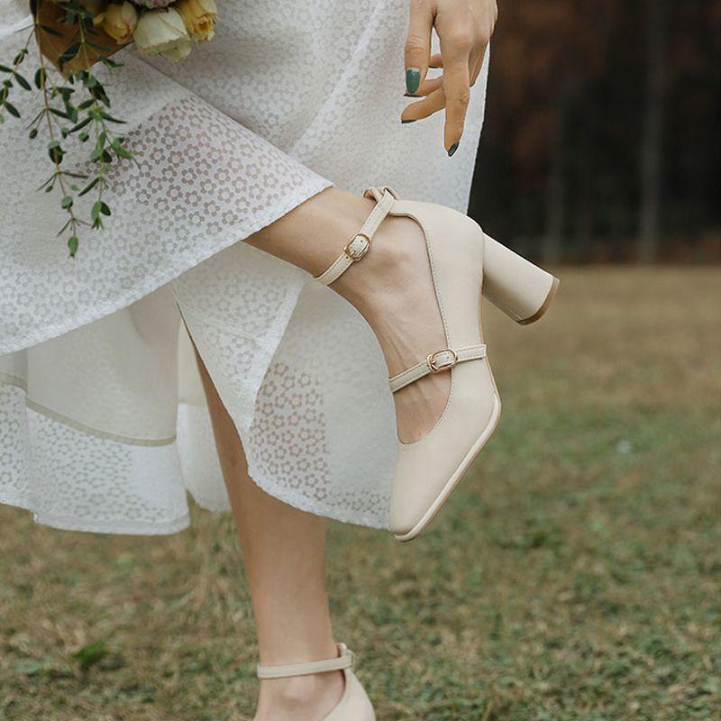 Autumn and winter velvet French fairy one-word buckle high heels women's thick heel bridesmaid shoes medium heel fluffy Mary Jane single shoes