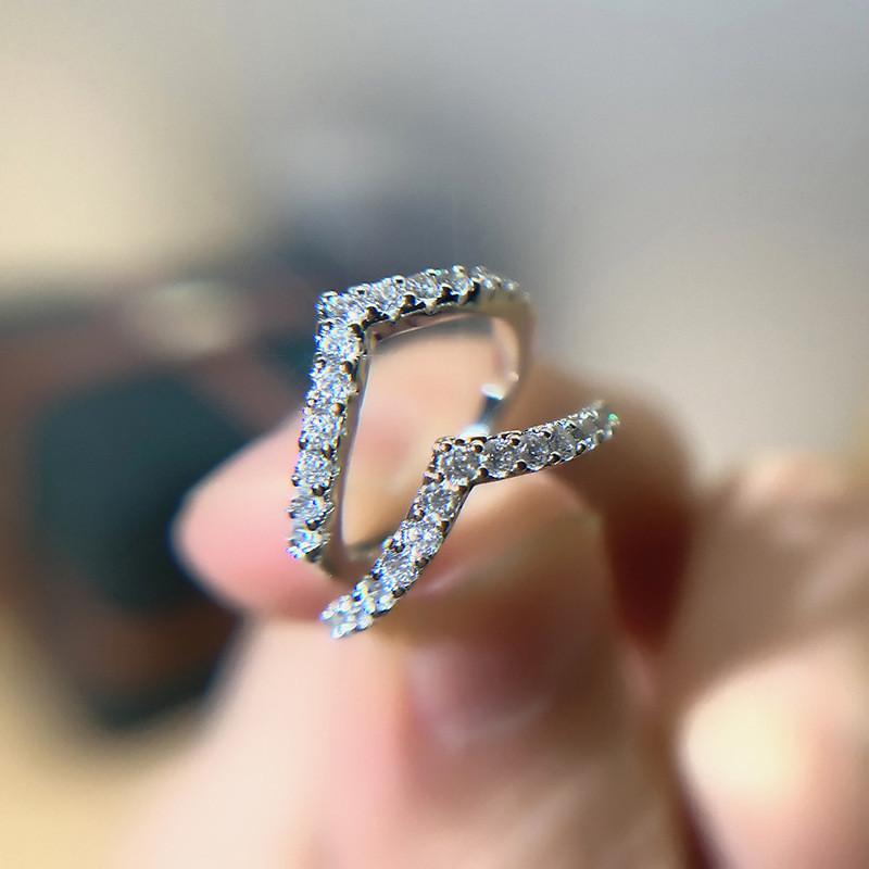 Sterling  V-Design Cubic Zirconia Ring for Women Elegant Bridal Wedding Party Accessory Female Finger Jewelry