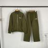 Conjunto de Chaqueta y Pantalones Retro de Calle Unisex con Estampado de Diablo, Cuello Alto y Cierre de Cremallera.