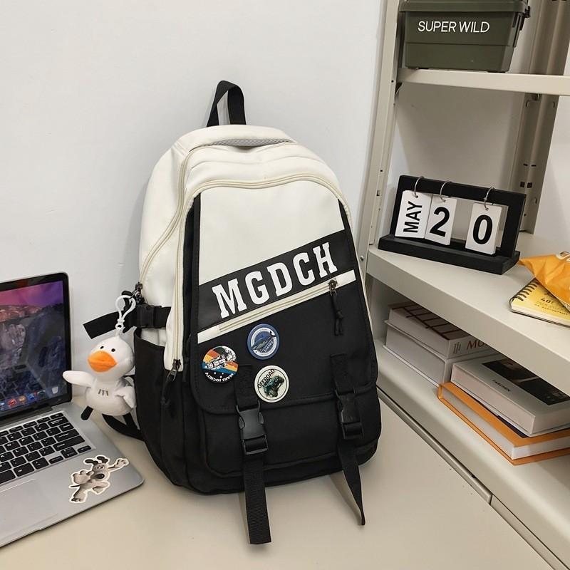 

Stylish Large-capacity Backpack Chic Design Lightweight Waterproof Unisex Fashion Bag