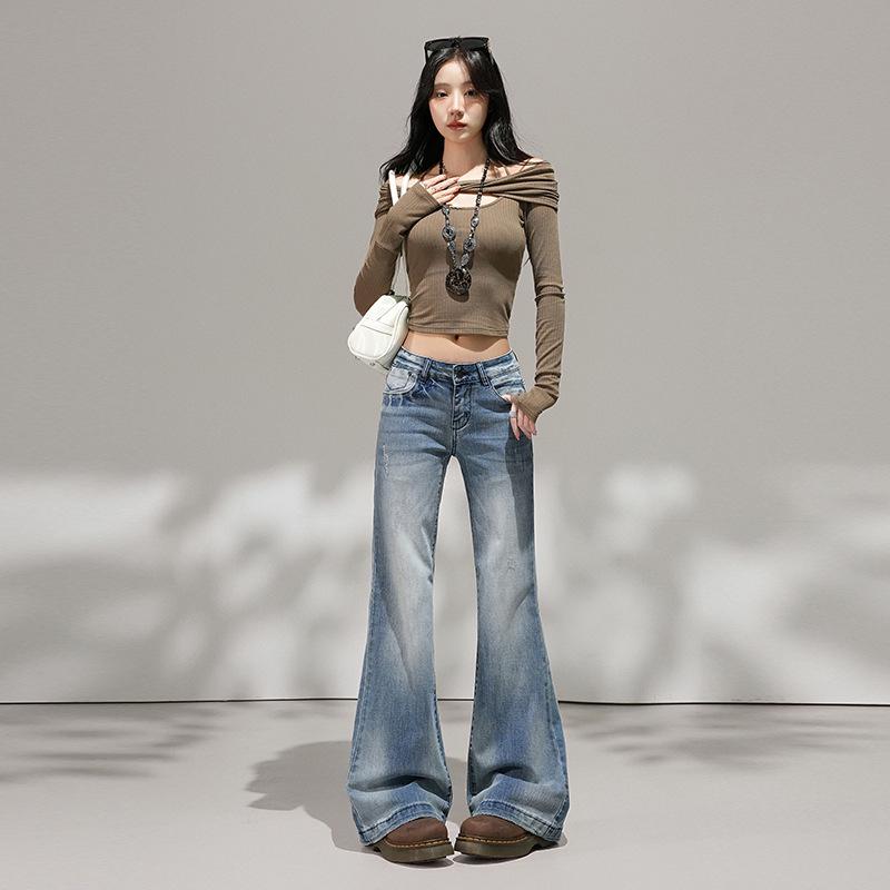 Women's 2025 American-Style Low-Waisted Blue Gradient Micro-Flare Jeans - Slim Fit, Autumn Collection