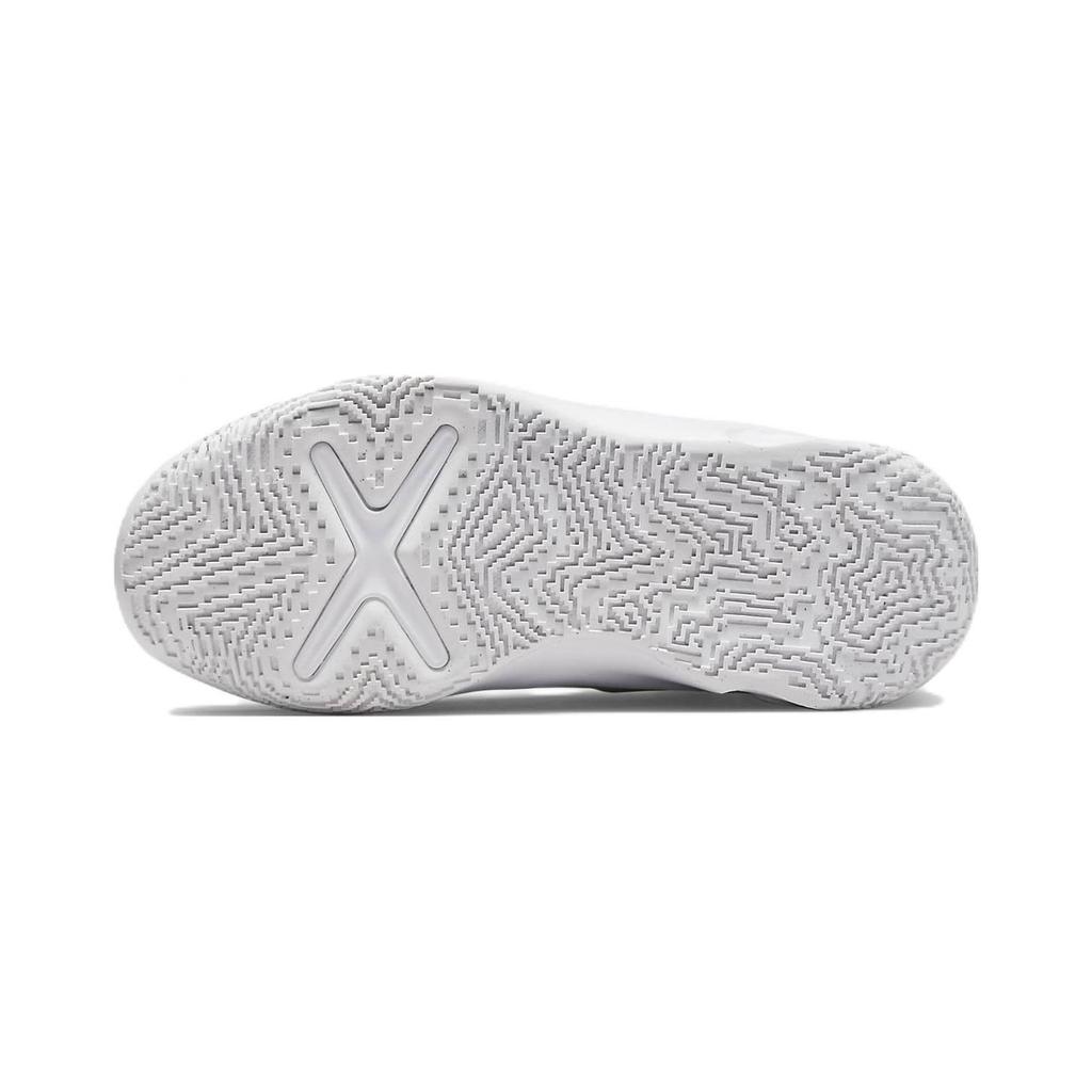 Nike Team Hustle D 10 Low top Children's Basketball Shoes White Orange Kids' DM4324-600