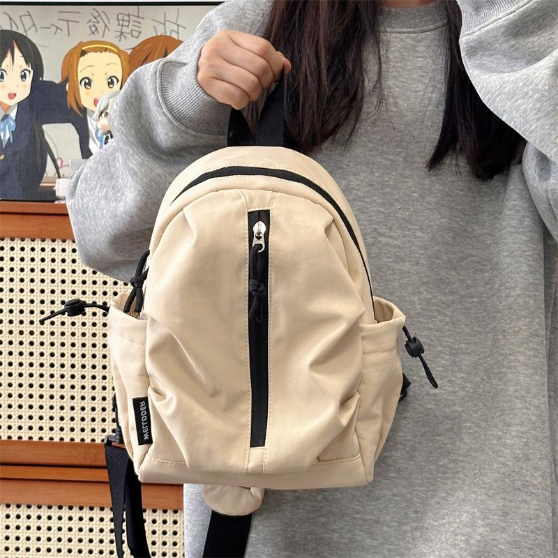 Breast Bag 2025 New Design Sense Niche Lightweight Messenger Bag Fashionable Simple Sports Style Small Backpack