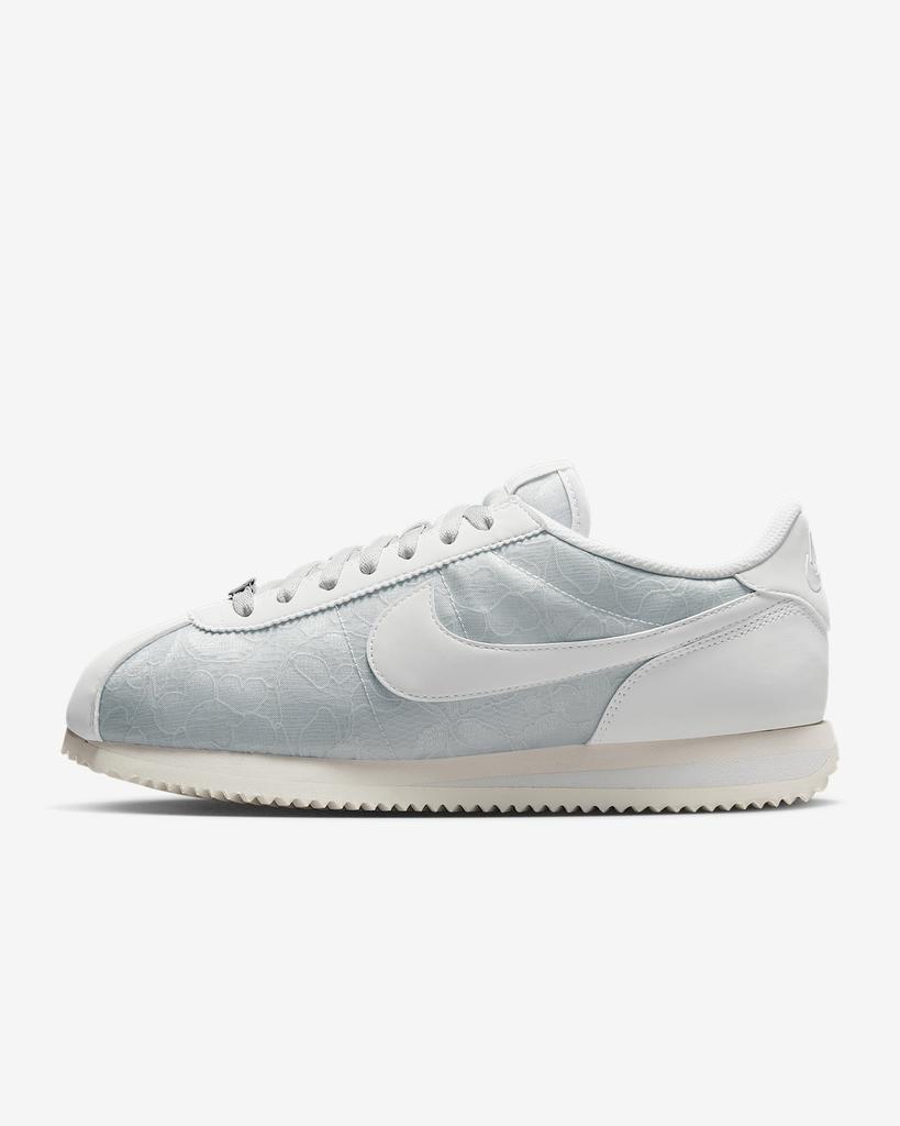 HM8286-001 Nike Cortez Platinum Tint Floral (Women's)
