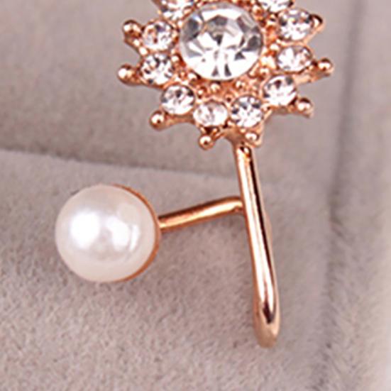 1 Pair Stud Earring Fine Workmanship Elegant Lightweight Snowflake Charm Earrings Ear Stud for Dating