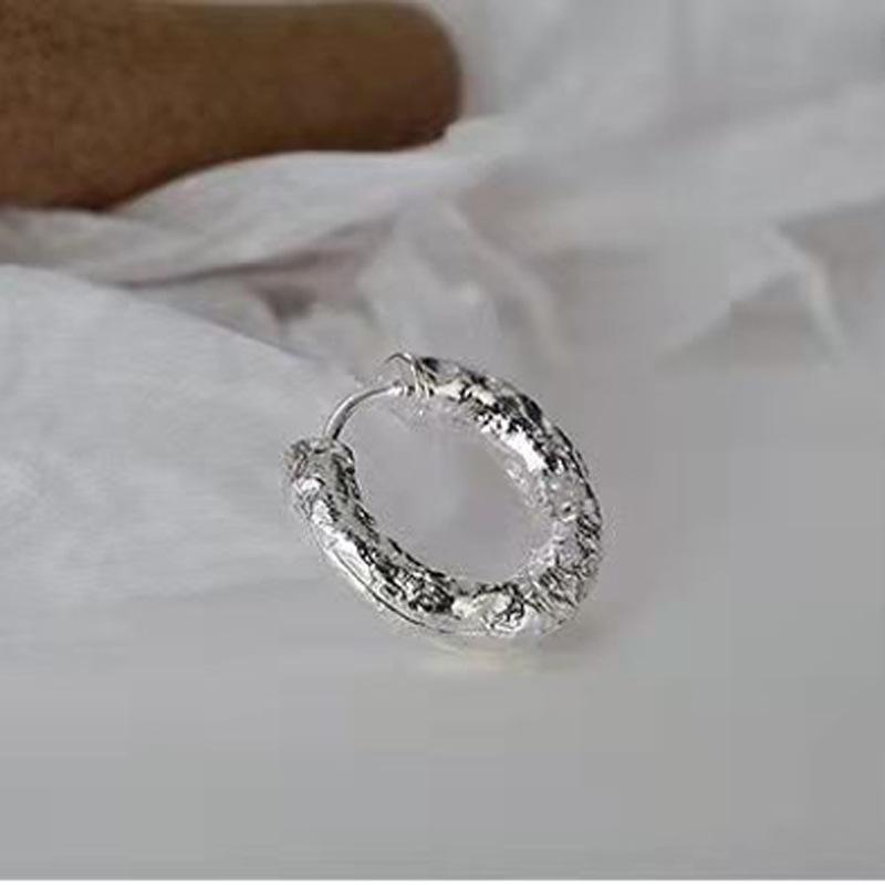 Korean Version Of Simple Design Feeling Burning Wrinkle Texture Ear Buckle Women Ins Cold Wind Texture Earrings Studs Earrings Quality