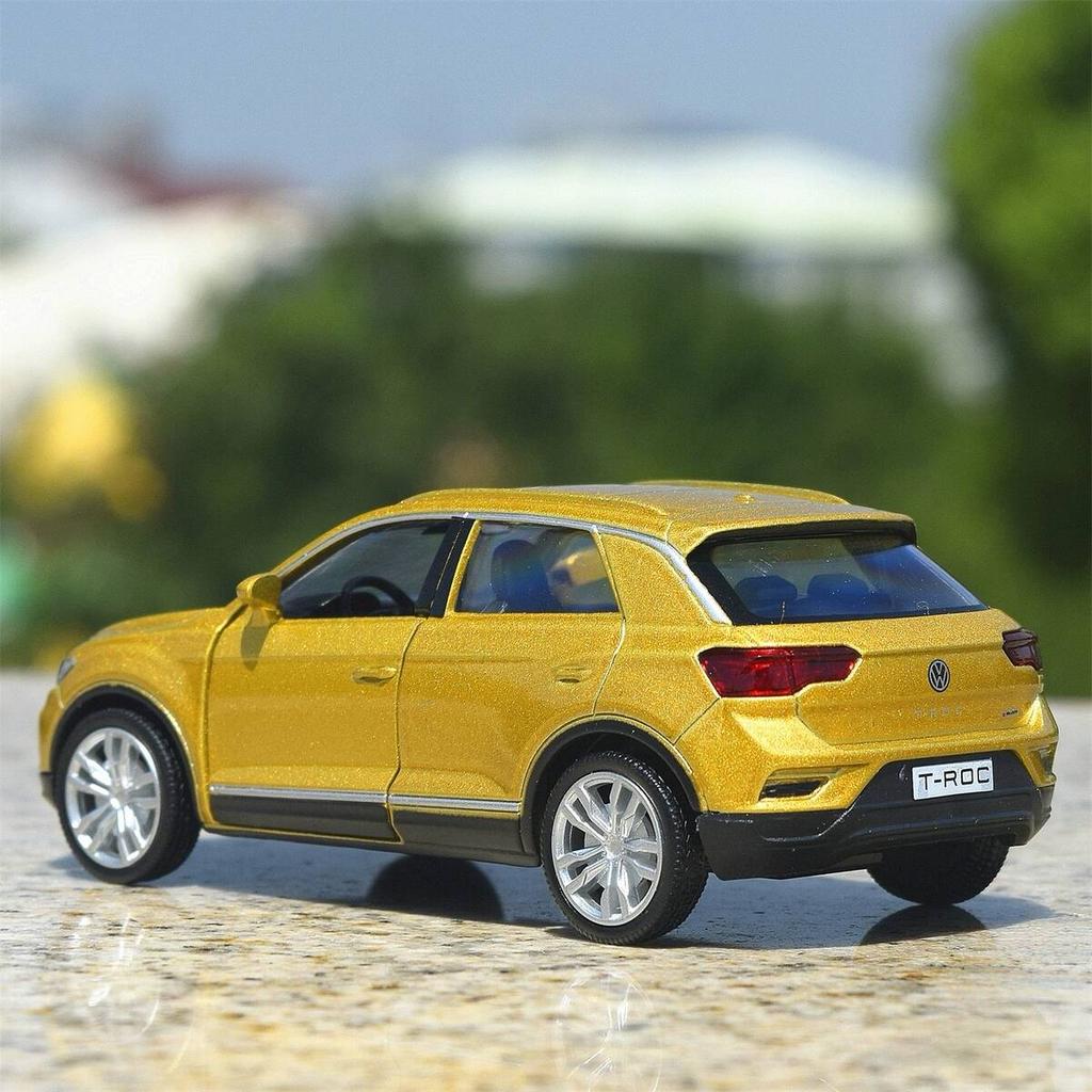 Volkswagen T-ROC SUV Simulation Diecast & Toy Vehicle Pull Back & Doors Open RMZ City 1:36 Alloy Car Model Gifts For Children