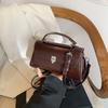 High-end women's bags, new fashion niche design, shoulder messenger bag, retro handbag.