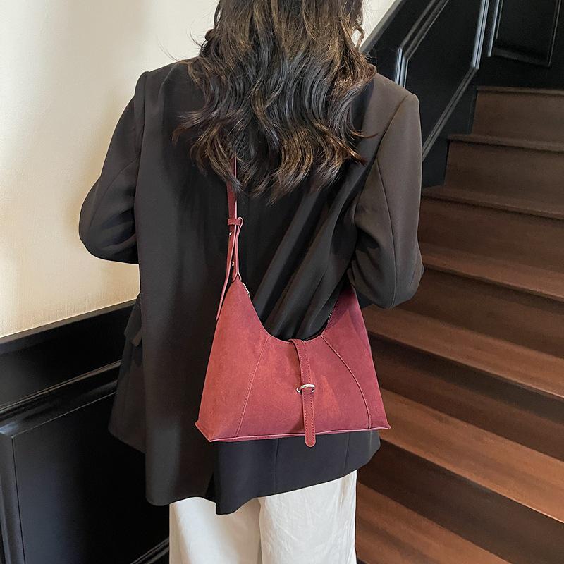 2025 Korean Women's Crescent Baguette Bag: Autumn Fashion Versatile Underarm Handbag