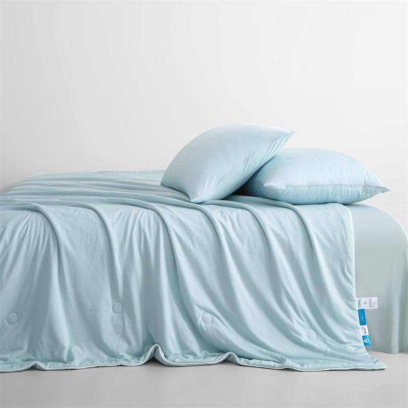 Summer Ice Silk Quilt: Cool & Washable for Mother and Baby